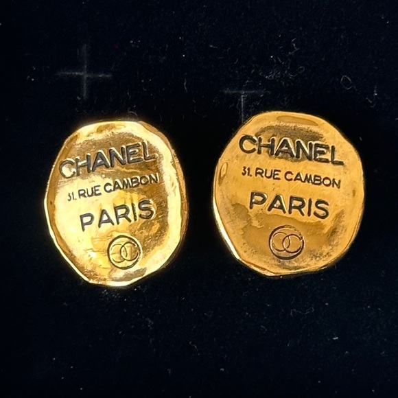 CHANEL Jewelry - Chanel Vintage Clip Earrings Gold Plated